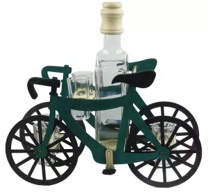 Dřevěný stojan s karafou a skleničkami – kolo