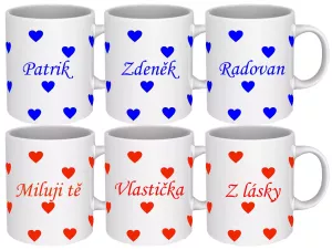 Hrnek se srdíčky a jménem na přání