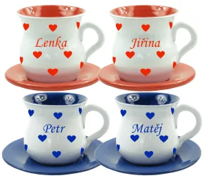 Šálek s podšálkem, se srdíčky a jménem na přání
