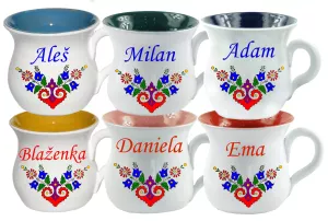 Folklórní šálek s  jménem na přání