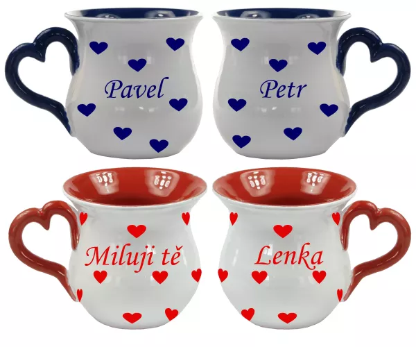 Šálek s uchem ve tvaru srdíčka a jménem na přání