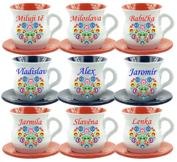 Šálek s podšálkem, folklórním srdíčkem a jménem na přání 1