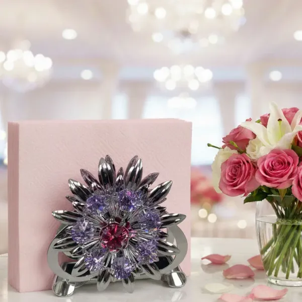 Postříbřený ubrouskovník s květem a Swarovski krystaly